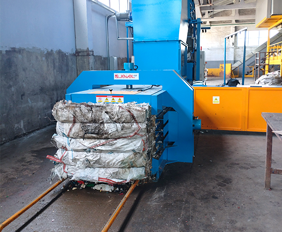 High-Efficiency Baling Solution para sa Waste Plastic at Paper Recycling sa Belarus